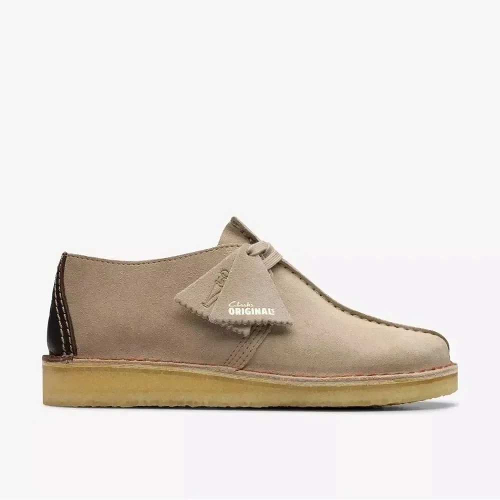 Clarks Men's Beige Suede Desert Trek Chukka Boots in sand suede sz 11.5